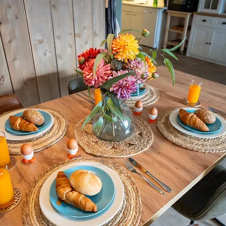 By The Sea Apartment *